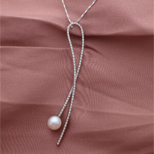 CIONDOLO CON PERLA E DIAMANTI